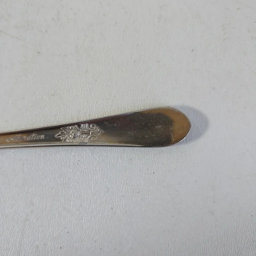 Adoration by 1847 Rogers Bros.‎ IS 1930 Butter Knife Silverware flatware